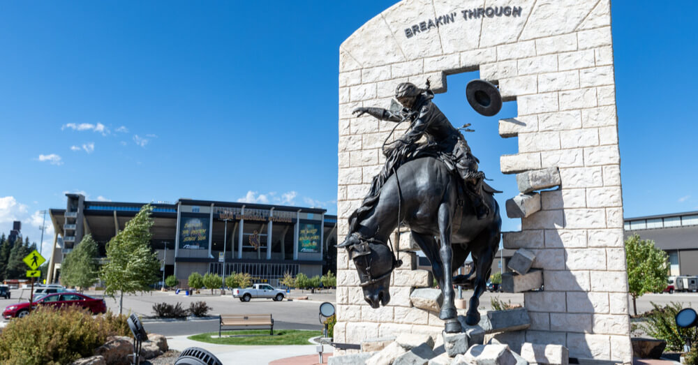 Estatua en la Universidad de Wyoming